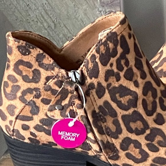 50% OFF - NIB - SO ANGELFISH LEOPARD BOOTIES MEMORYFOAM SIZE 8 OR 7.5-HAVE BOTH - Picture 4 of 5